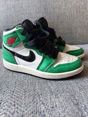 Nike Air Jordan 1 Retro High Top Tennis Sneakers Size: 11C